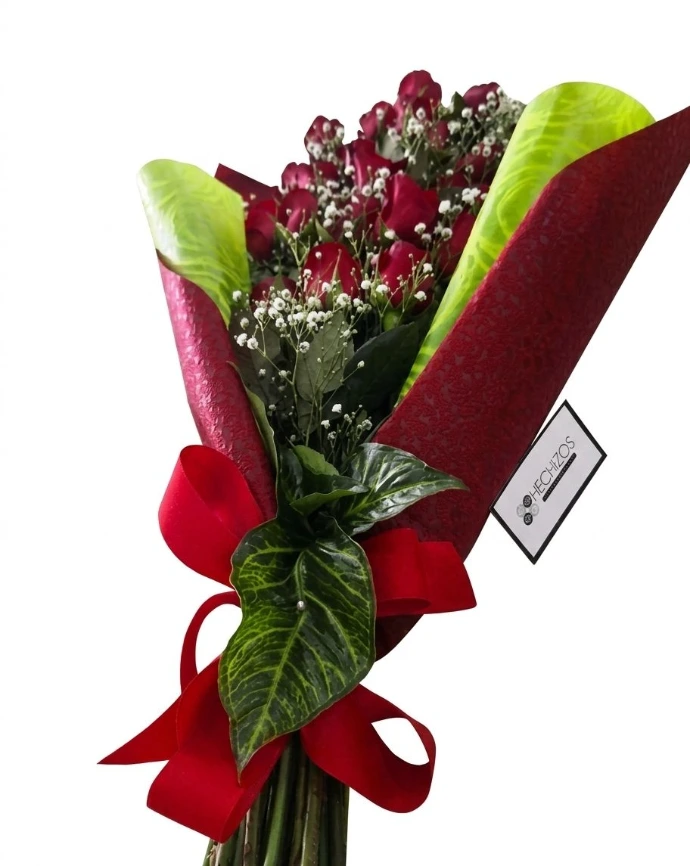 Ramo de rosas rojas.